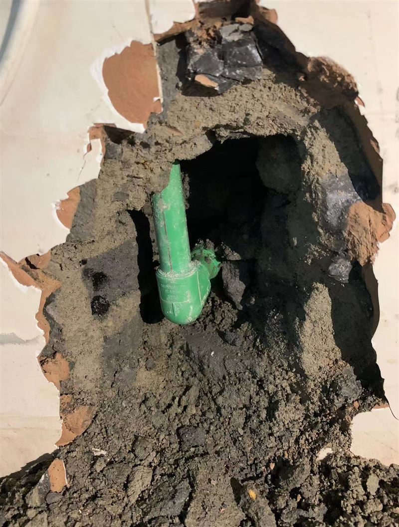 家庭、工别墅,复式楼、写字楼、办公楼、商厦、宾馆、酒店及大中小型建筑物的全面开荒保洁、地毯清洗、地板